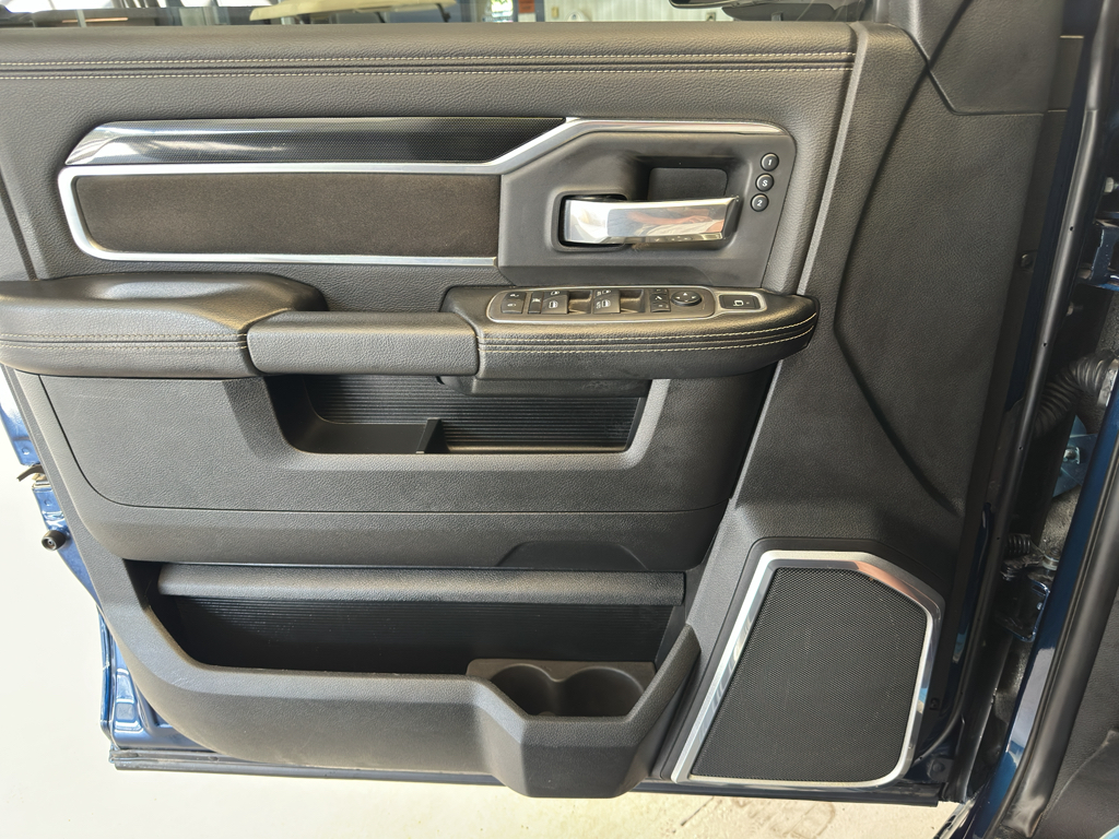 2022 Ram 3500 Laramie photo 13