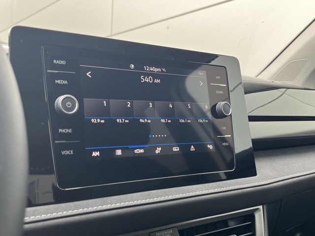 2025 Volkswagen Taos SE photo 33