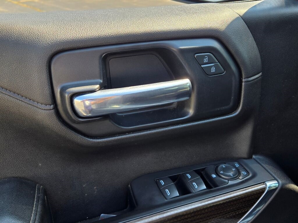 2020 Chevrolet Silverado 1500 RST photo 17