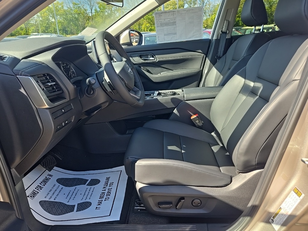 2026 Nissan Rogue SV photo 7