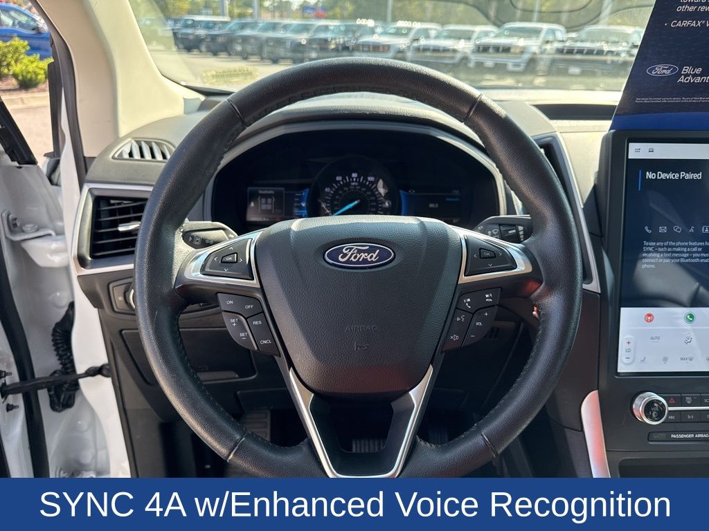 2022 Ford Edge SEL photo 12