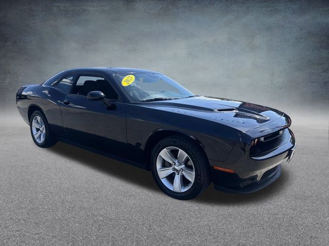 2023 Dodge Challenger SXT photo 2