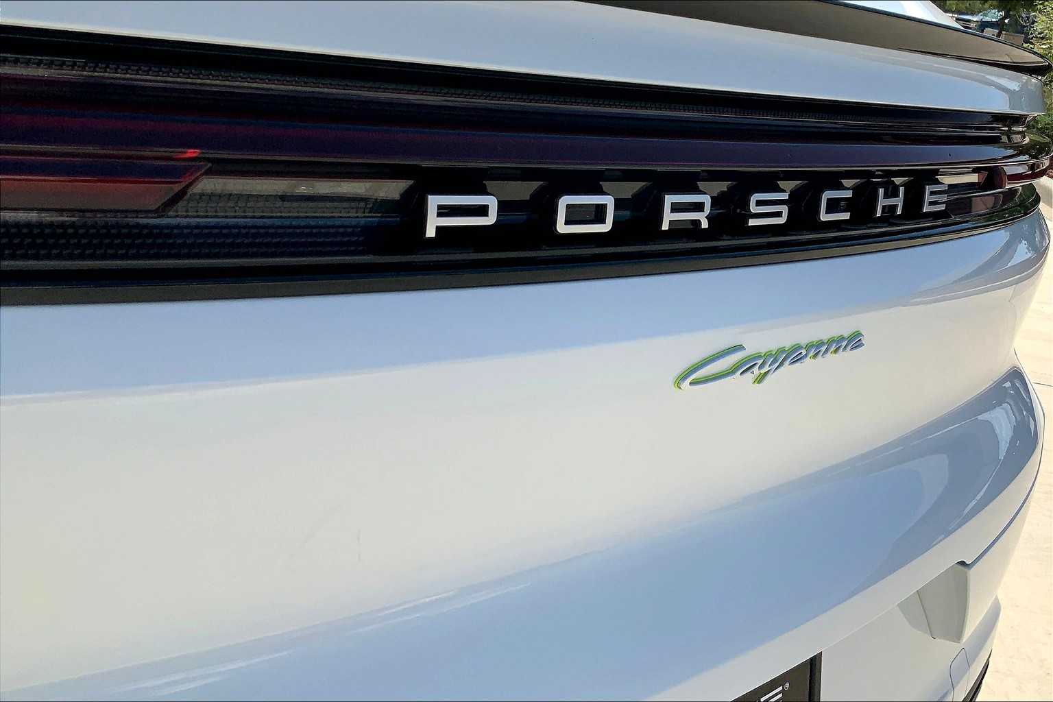 2025 Porsche Cayenne E-Hybrid Coupe photo 23