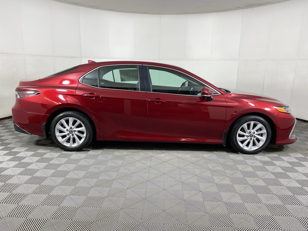 2022 Toyota Camry LE photo 20