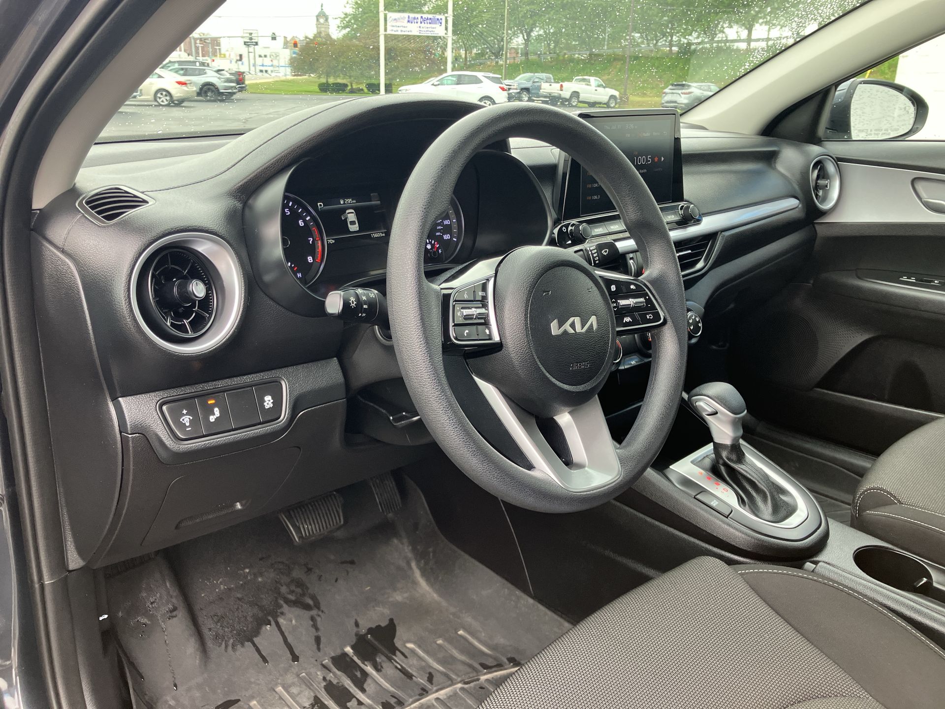 2023 Kia Forte LXS photo 2