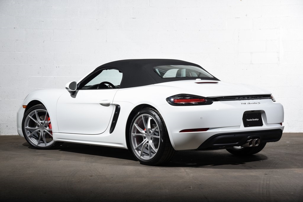 2025 Porsche Boxster S photo 4
