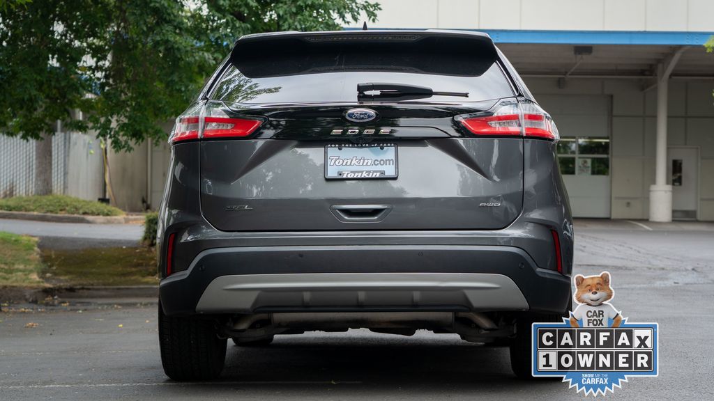 2022 Ford Edge SEL photo 5