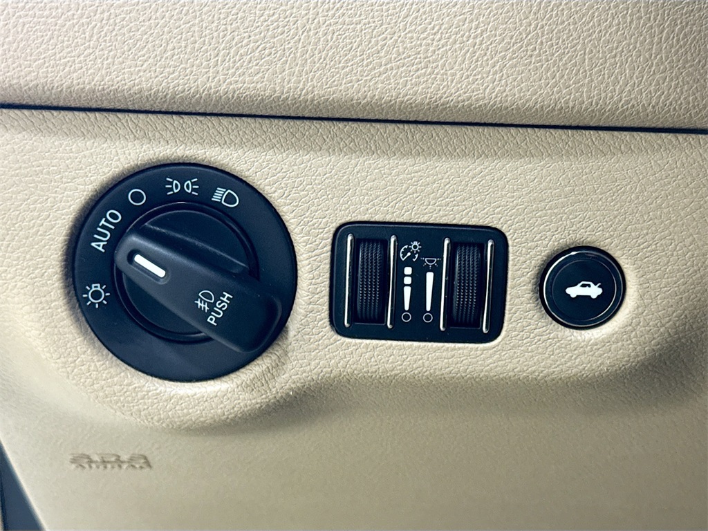 2013 Chrysler 300 Base photo 31