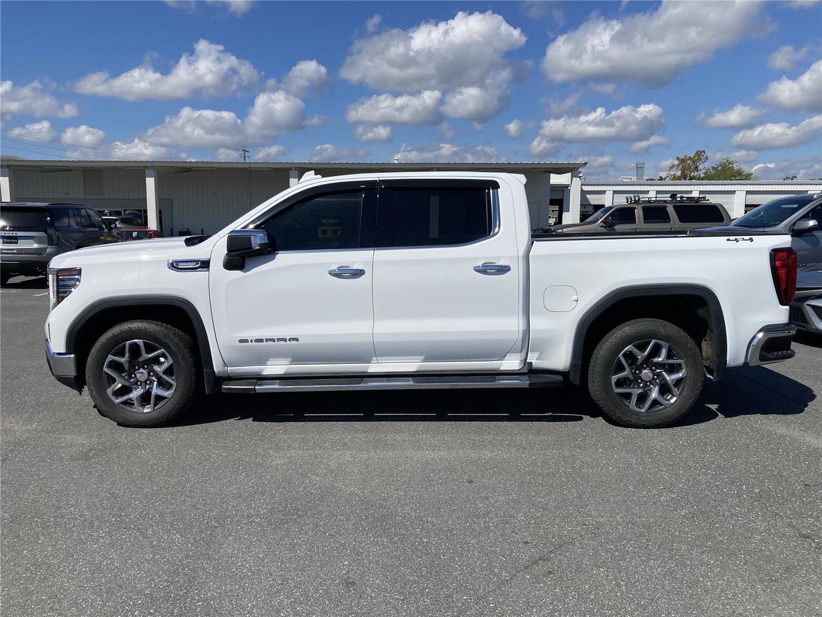 2024 Gmc Sierra 1500 SLT photo 4