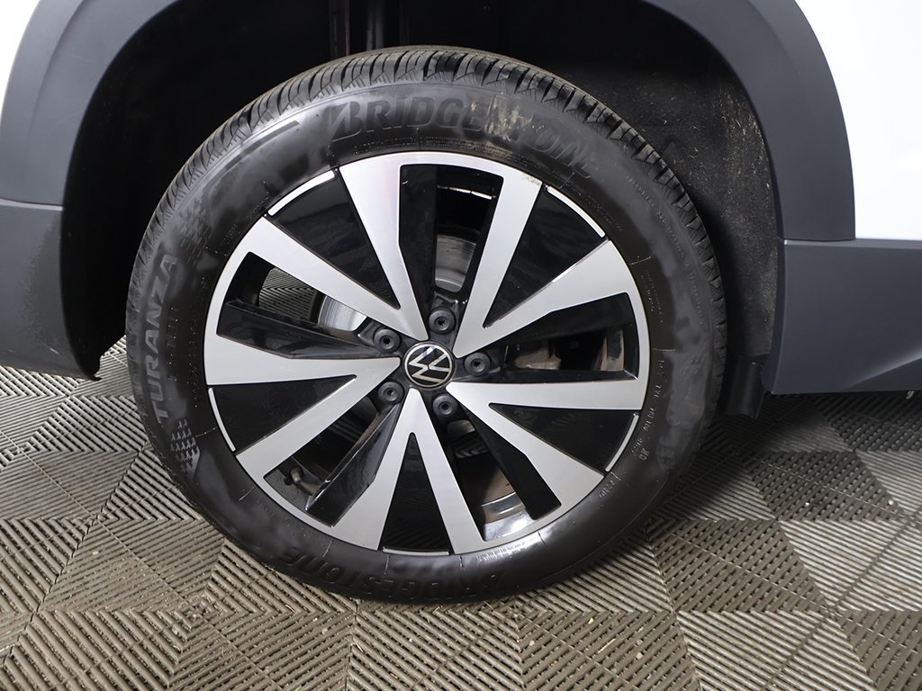 2022 Volkswagen Taos SE photo 16