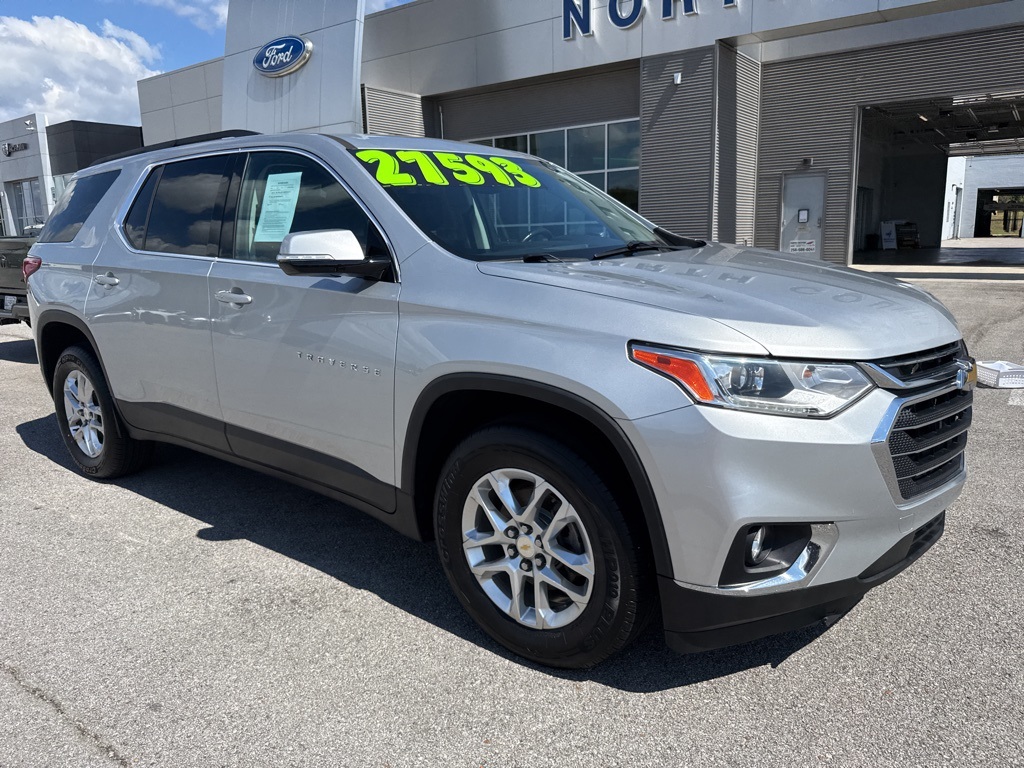 2020 Chevrolet Traverse 1LT photo 2