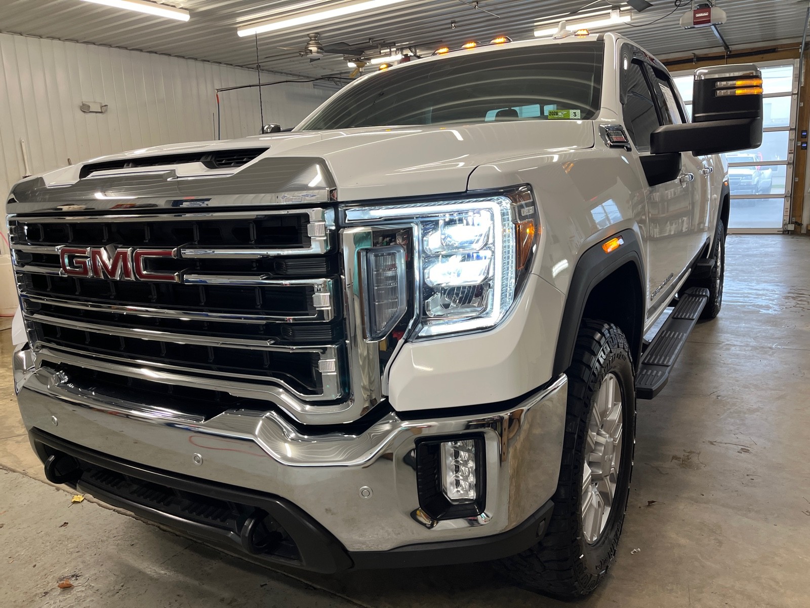 2020 Gmc Sierra SLT photo 3