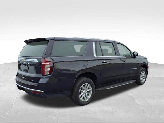 2023 Chevrolet Suburban LT photo 5