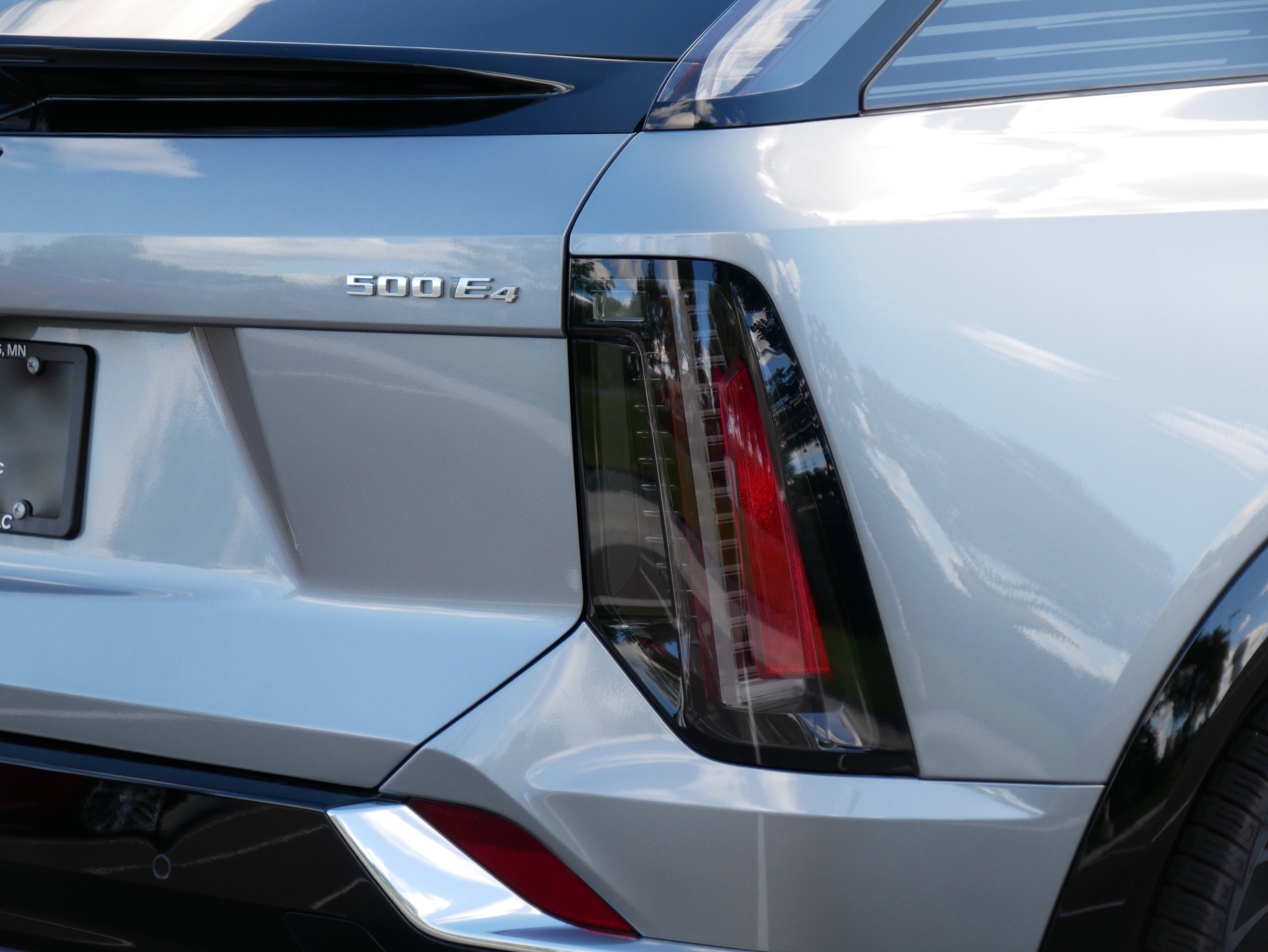 2025 Cadillac Optiq Luxury photo 10