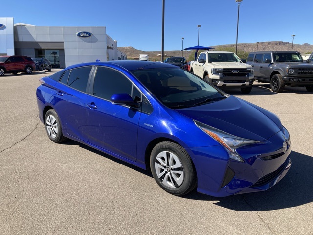 2017 Toyota Prius Two photo 3