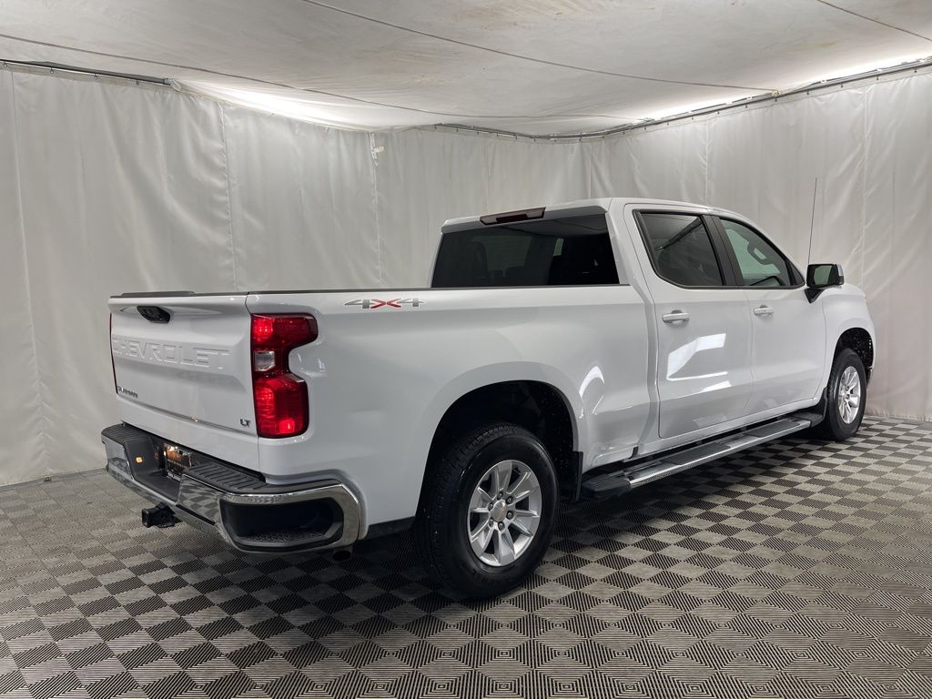 2024 Chevrolet Silverado 1500 LT photo 3