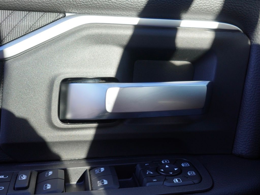 New 2026 Ceramic Gray Clear-Coat Exterior Paint RAM Big Horn image 8