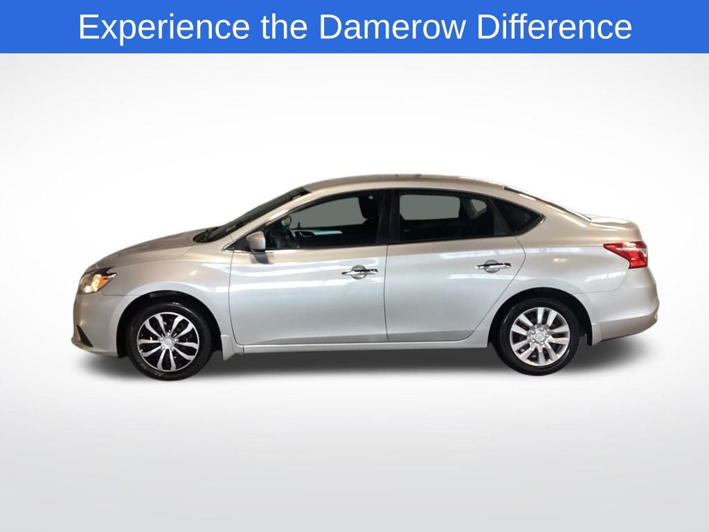 2019 Nissan Sentra S photo 2