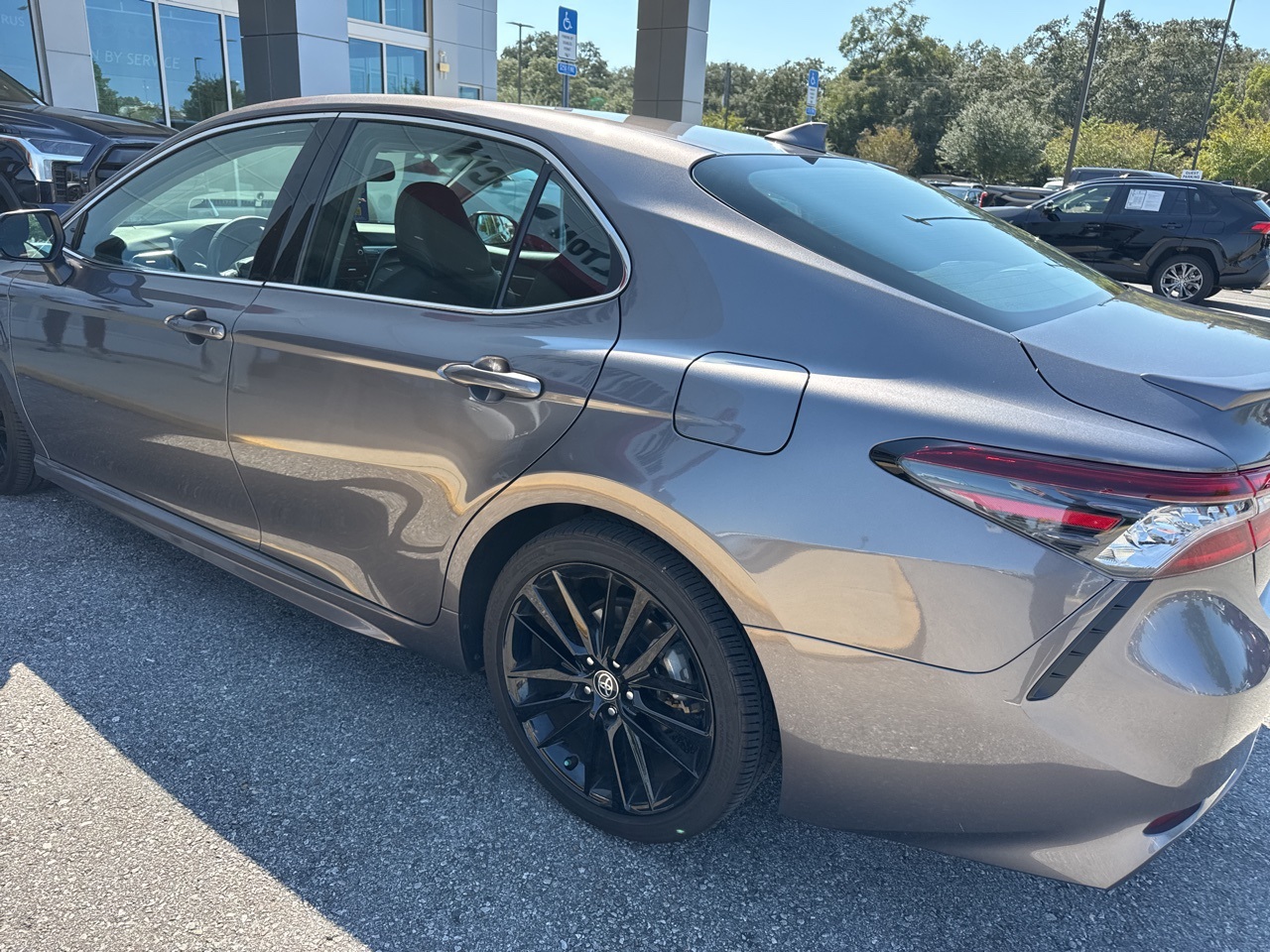 2022 Toyota Camry Hybrid XSE photo 9