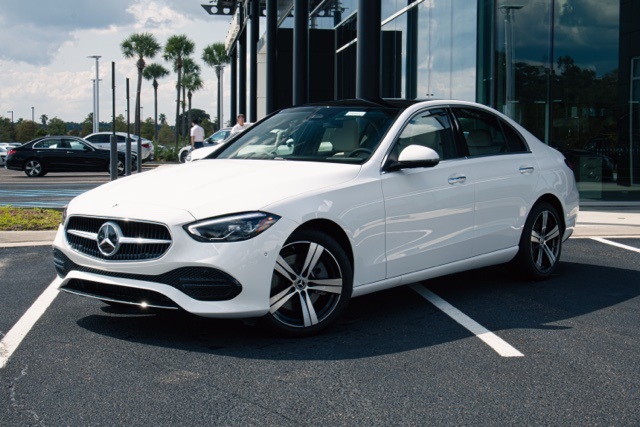 2025 Mercedes-Benz C-Class Sedan C 300's photo