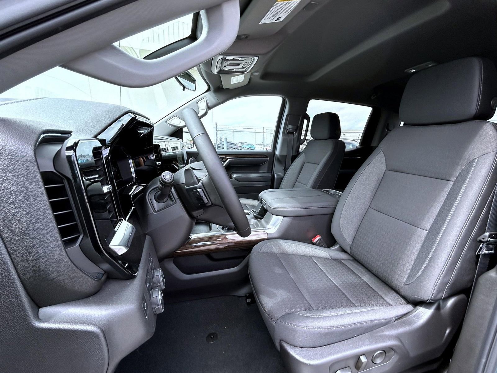 2025 Chevrolet Silverado 1500 LT photo 16