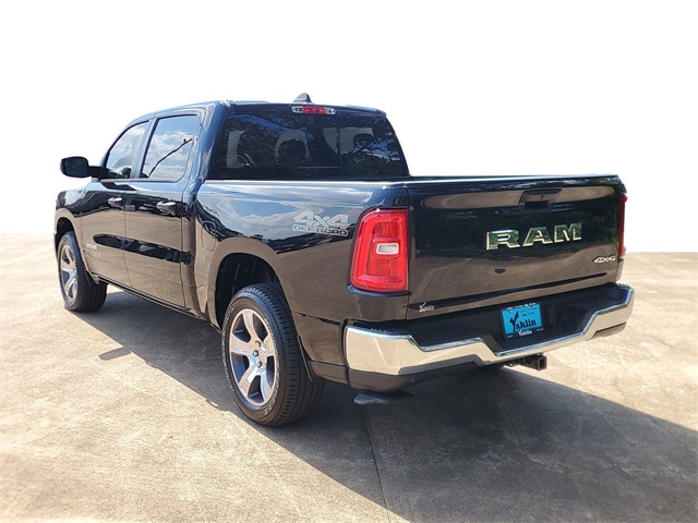 2025 Ram 1500 Tradesman photo 3