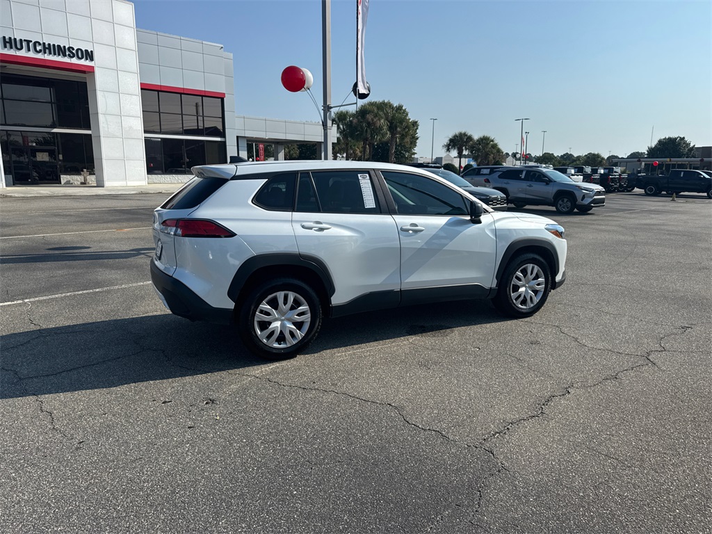 2024 Toyota Corolla Cross L photo 3