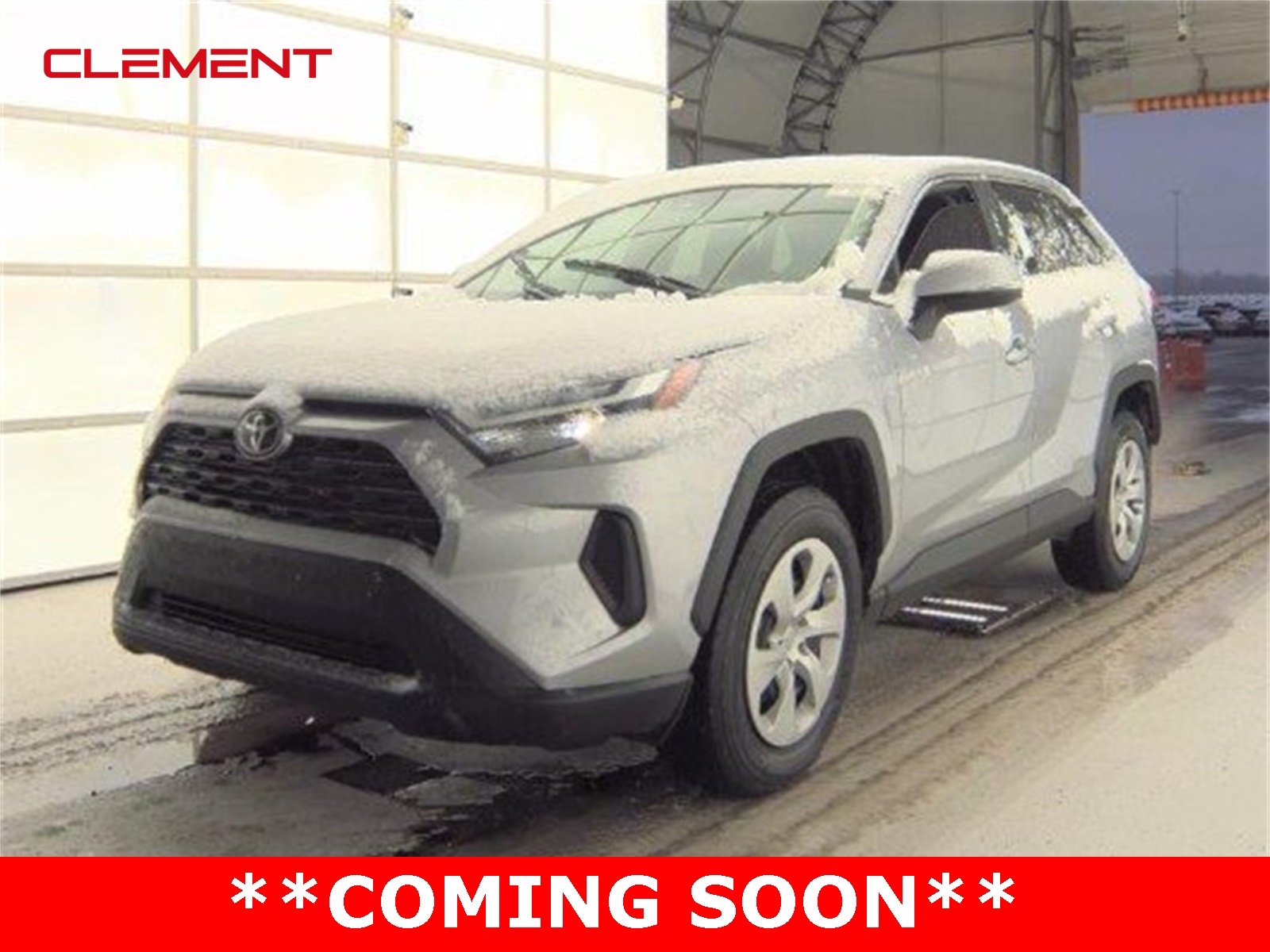 2024 Toyota RAV4 LE's photo