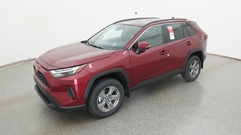 2025 Toyota RAV4 XLE's photo
