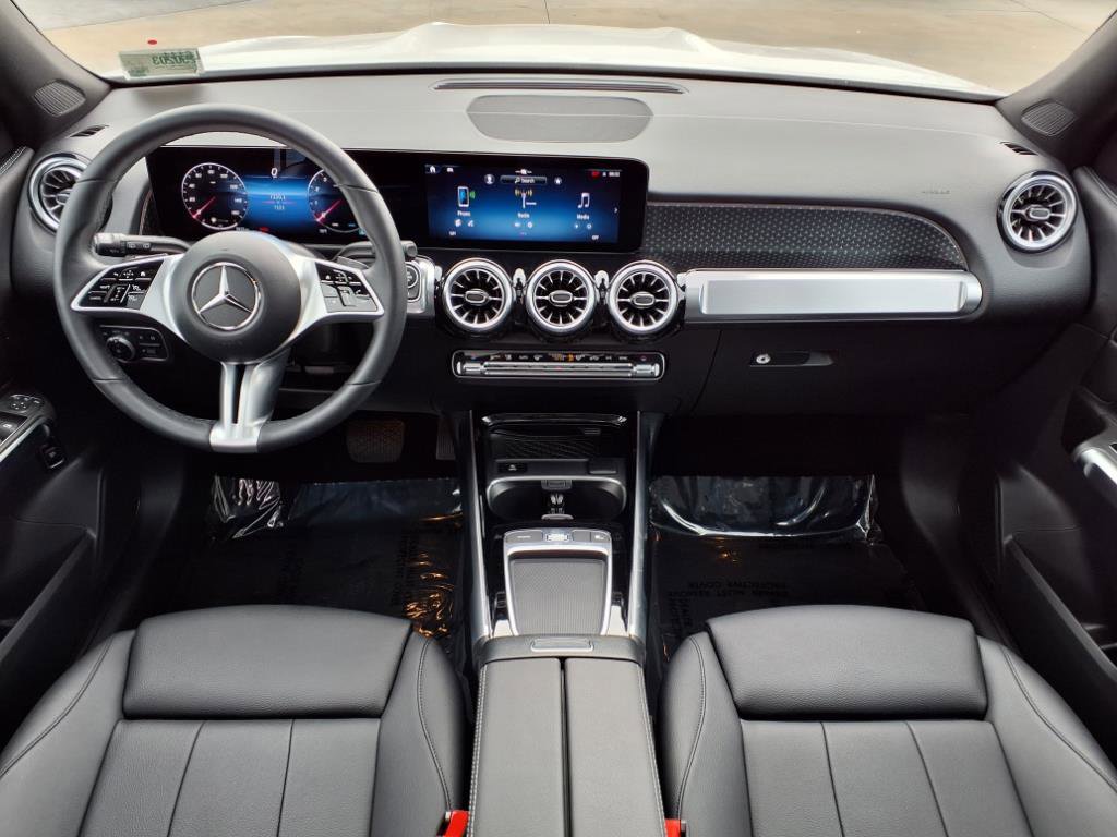 2025 Mercedes Benz GLB photo 4