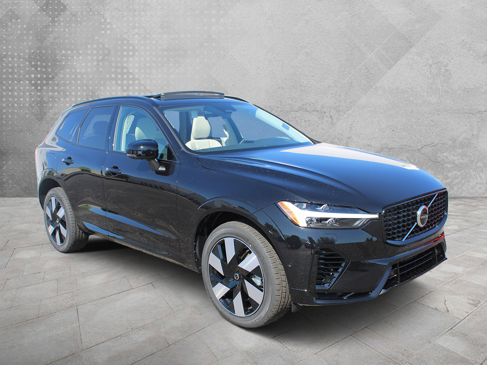 2025 Volvo XC60 Plus's photo