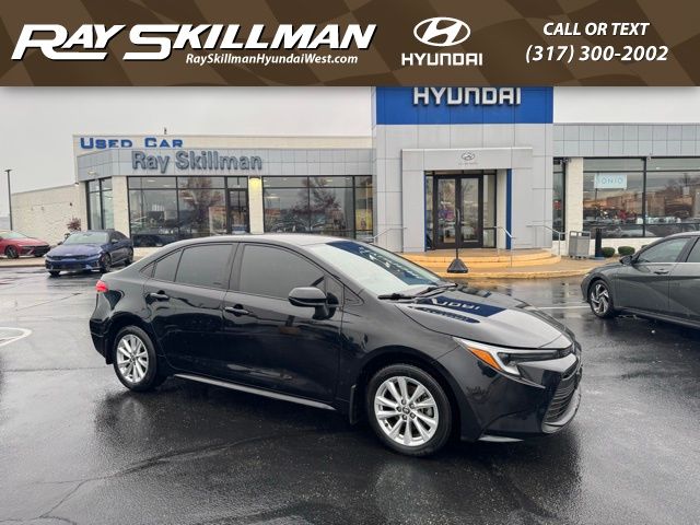 2023 Toyota Corolla LE's photo