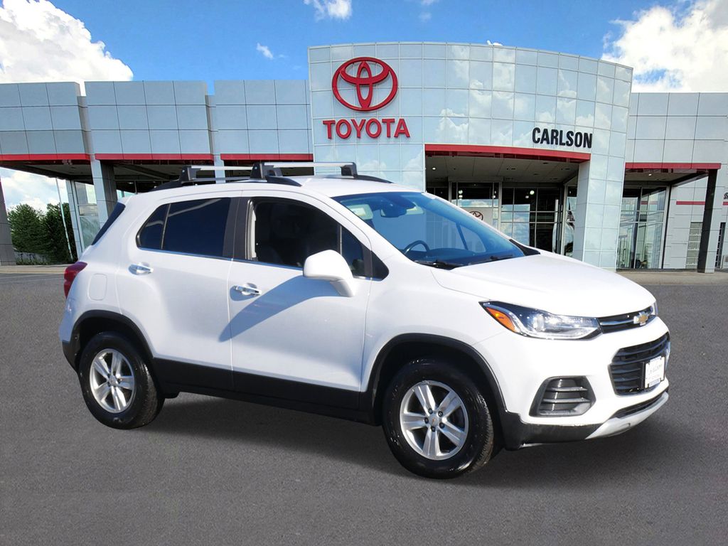 Used 2019 Chevrolet Trax LT with VIN KL7CJPSB4KB918095 for sale in Minneapolis, Minnesota