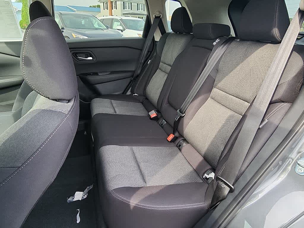 2026 Nissan Rogue SV photo 14