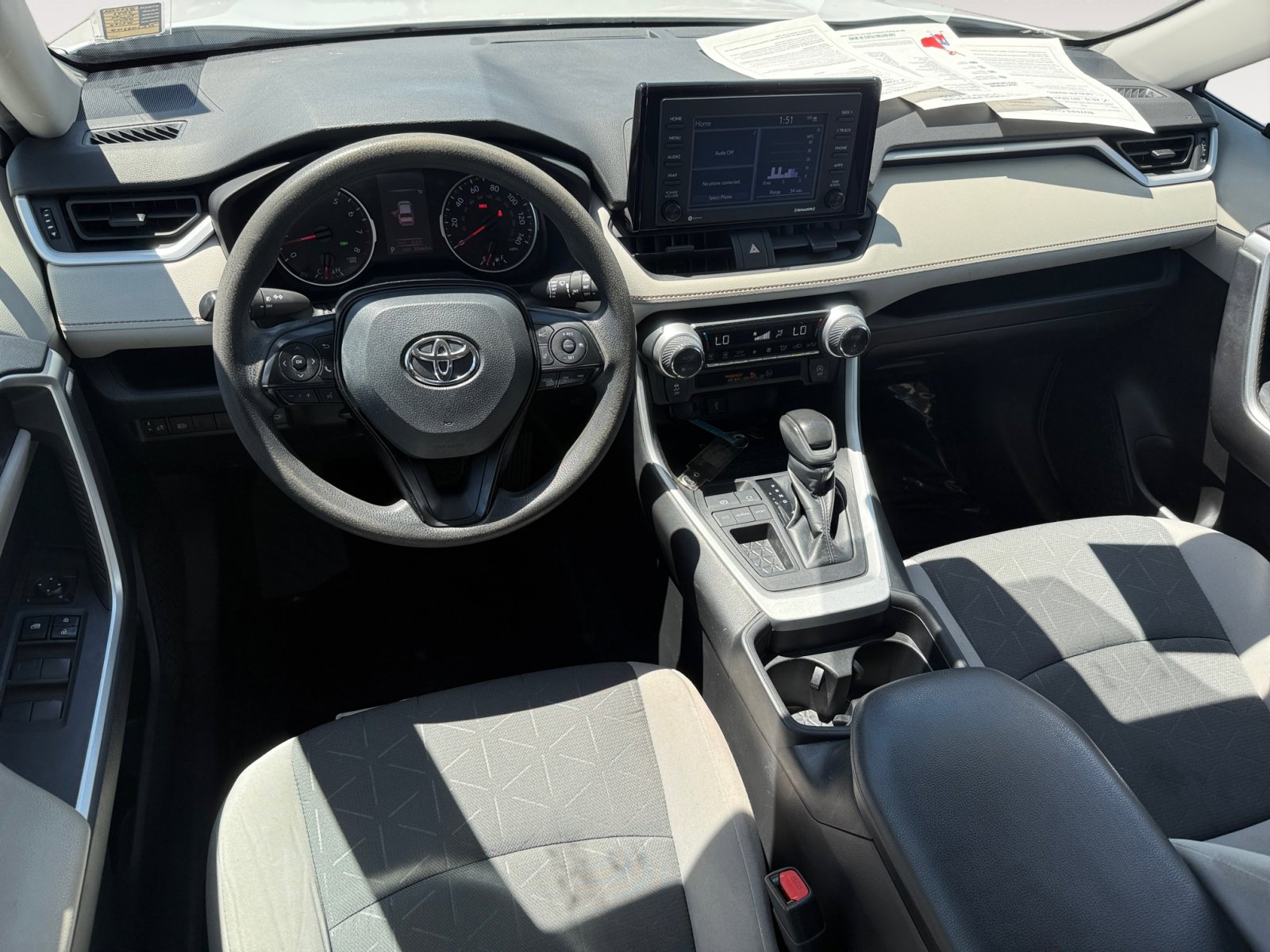2021 Toyota RAV4 XLE photo 12