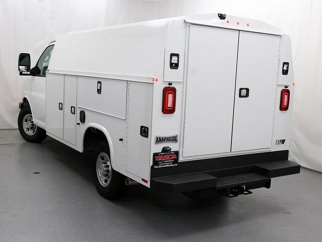 2025 Chevrolet Express Cutaway 3500 photo 3