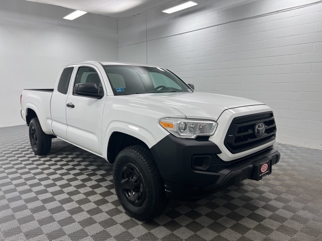 2020 Toyota Tacoma SR's photo