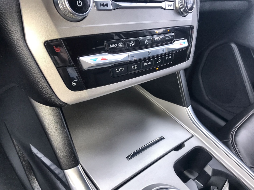 2023 Ford Explorer XLT photo 18