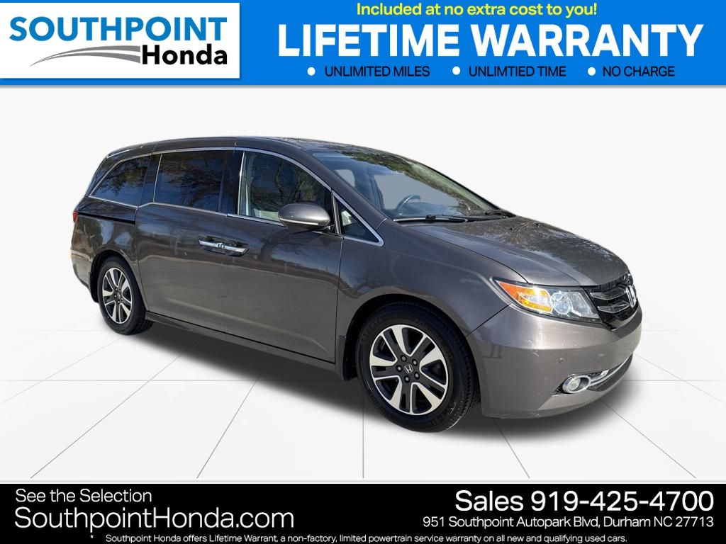 2014 Honda Odyssey Touring's photo