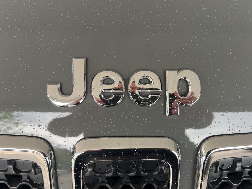 2022 Jeep Cherokee Latitude Lux photo 28