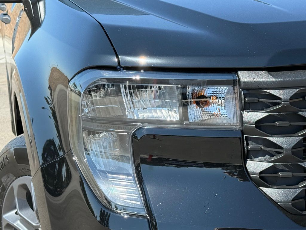 2025 Ford Maverick XLT photo 2