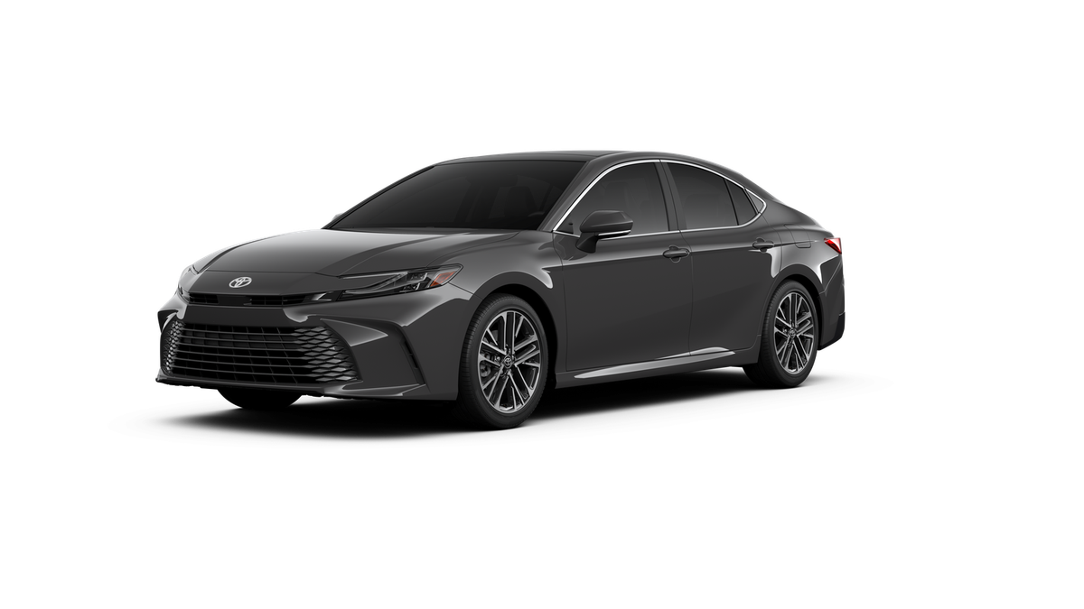 2025 Toyota Camry XLE's photo