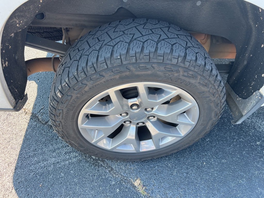2019 Chevrolet Silverado 1500 LT photo 4