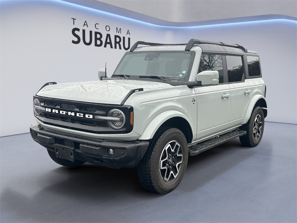 2023 Ford Bronco 4-Door Outer Banks's photo