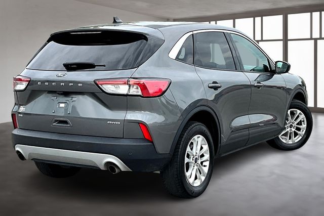 2022 Ford Escape SE photo 2