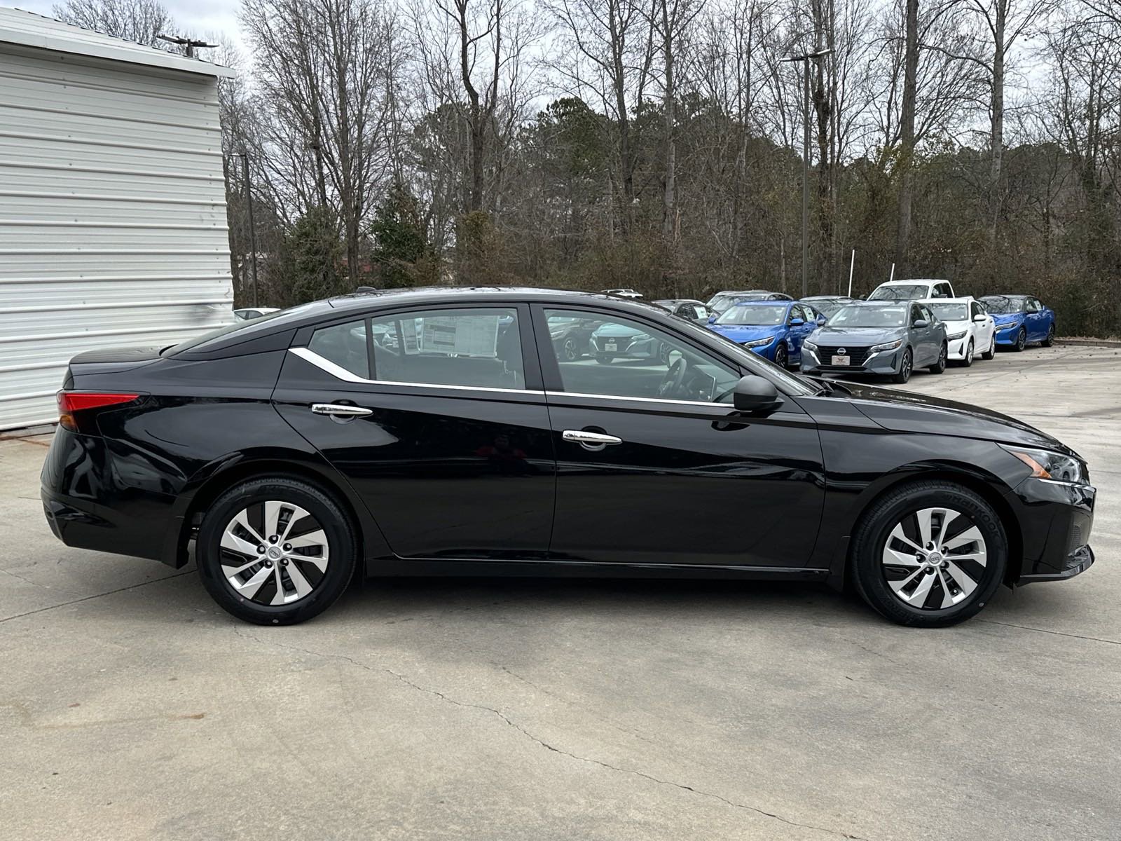 2025 Nissan Altima S photo 8