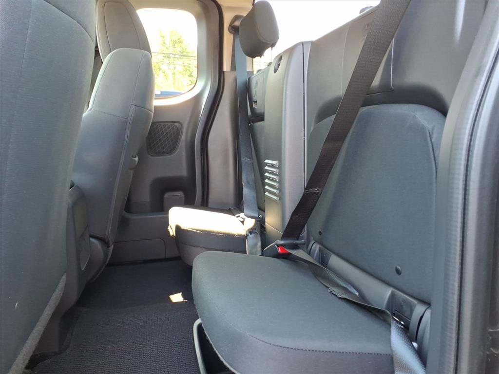 2024 Nissan Frontier S photo 11