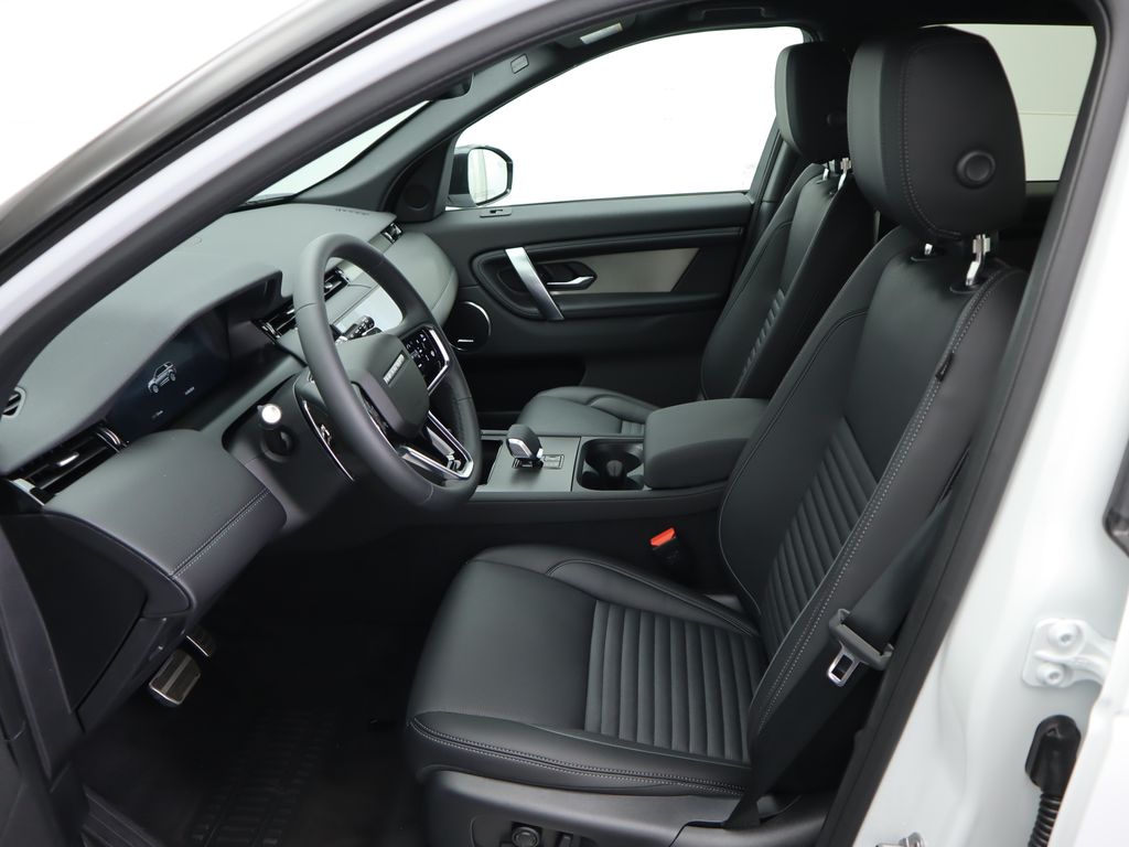 2025 Land Rover Discovery Sport SE photo 18