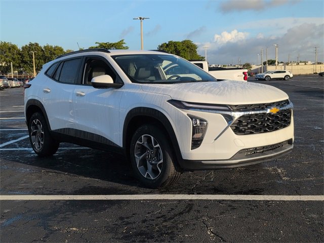 2025 Chevrolet Trax LT's photo