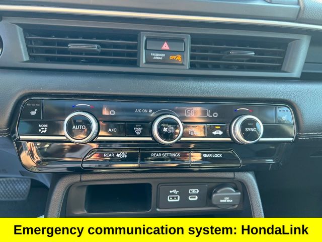 2023 Honda Pilot Touring photo 2